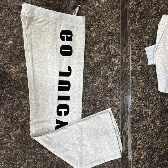 NWOT Women’s Large Gray Juicy Couture track suit. - Picture 5 of 8